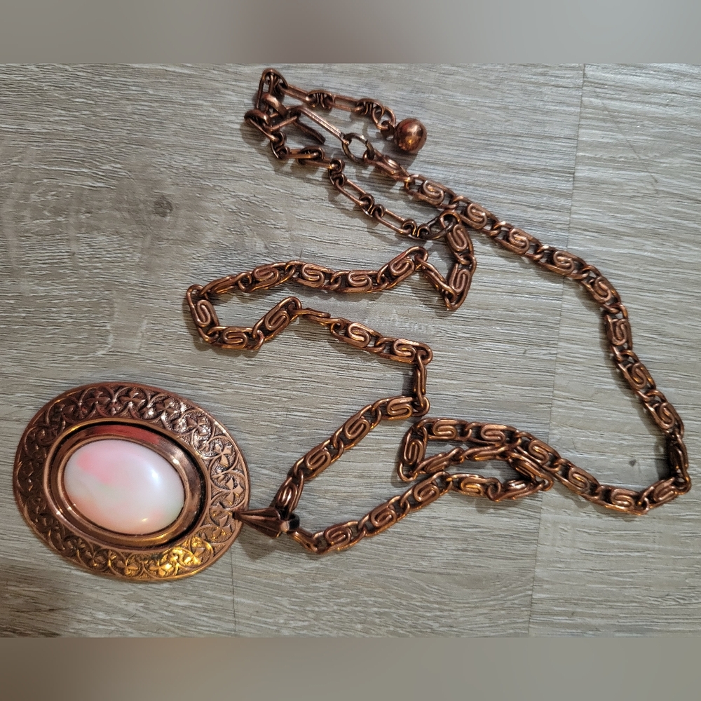 Vintage Copper W Faux White & Pink Pearl Clip On Earings & Necklace Set - Picture 10 of 15